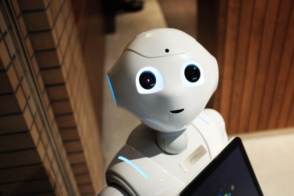 AGV磁条导航vs二维码导航vs激光导航，成本差几倍？